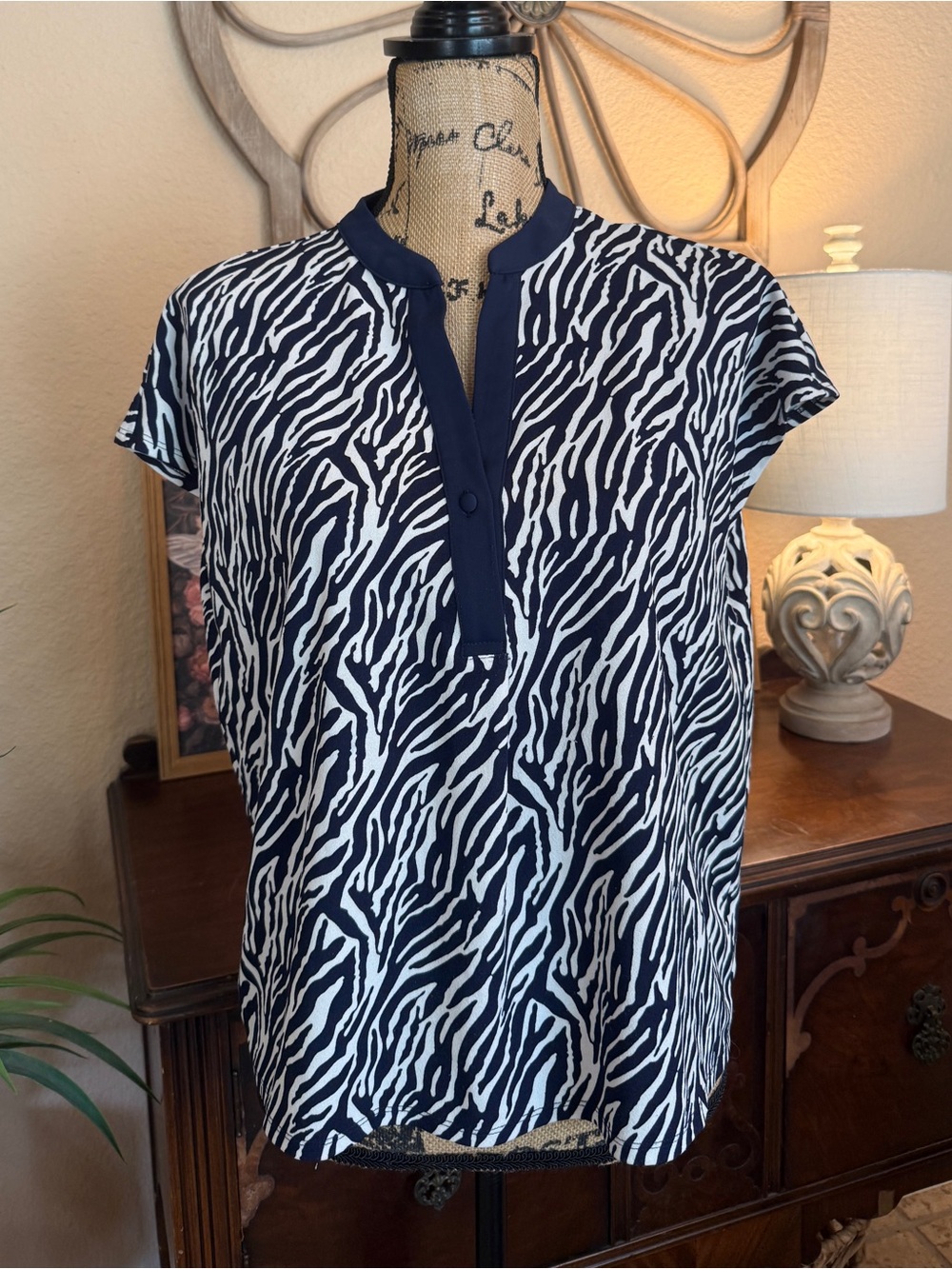 Melloday Women's Navy and White Zebra Print Short Sleeve Blouse